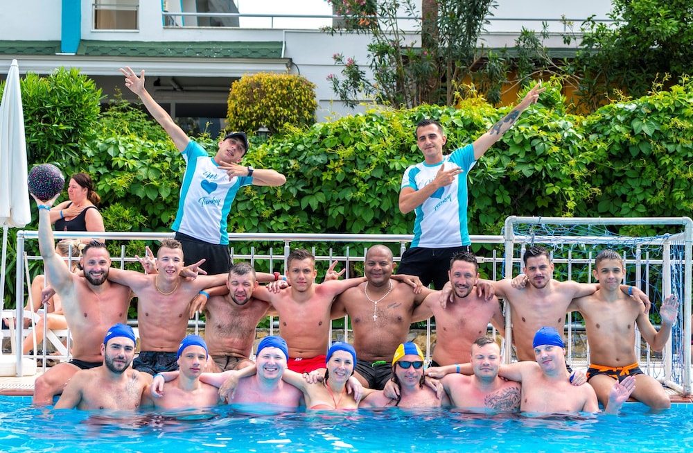 Blue Star Hotel - All Inclusive — Swimming pool in Alanya