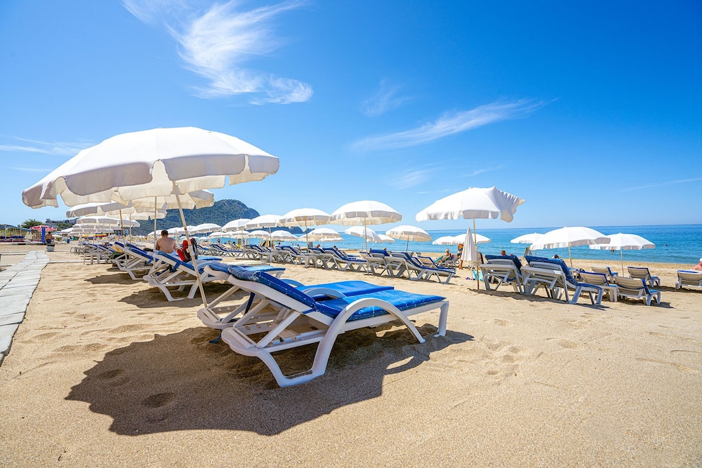 Blue Star Hotel - All Inclusive — Beach in Alanya