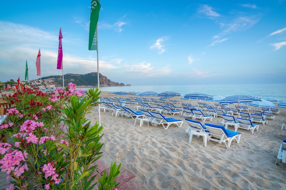Blue Star Hotel - All Inclusive — Beach in Alanya