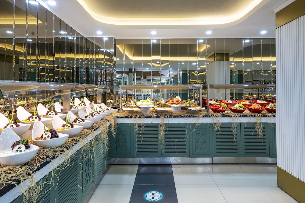 Blue Star Hotel - All Inclusive — Restaurant & bars in Alanya