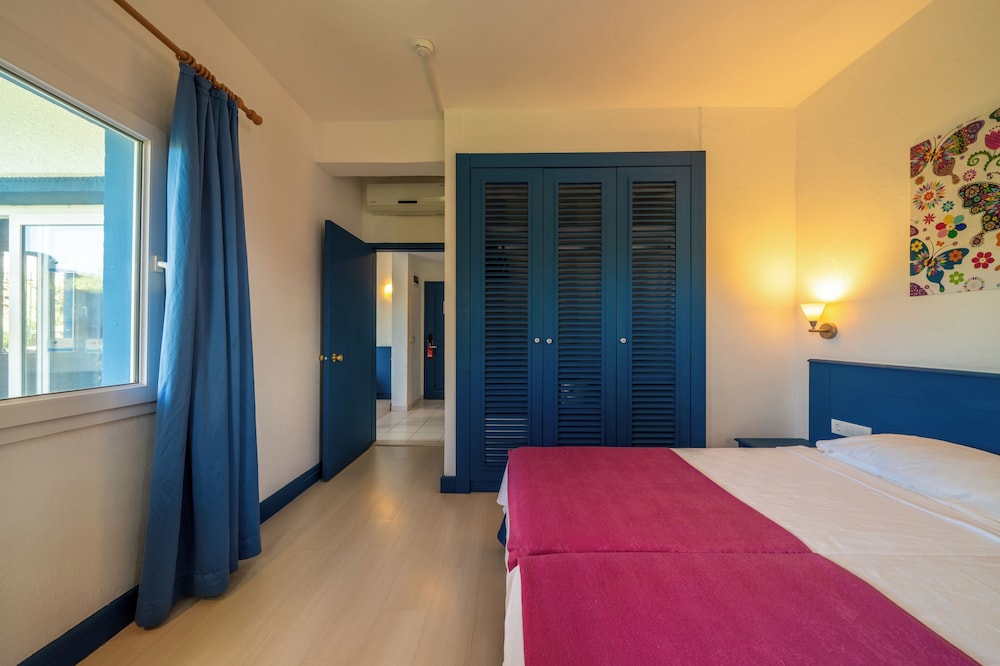 Bodrum Holiday Resort & Spa — Hotel rooms in Bodrum, Mugla
