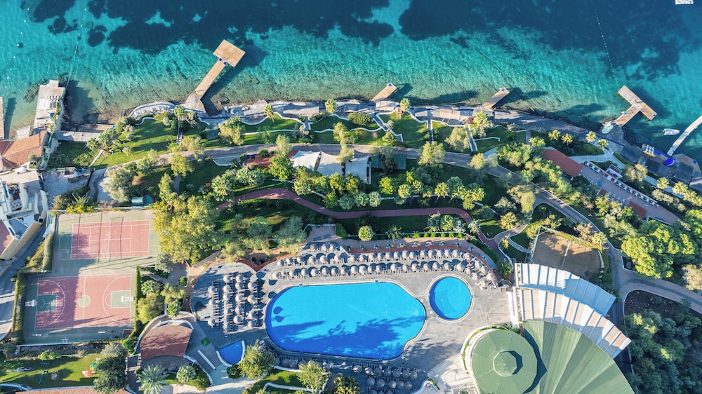 Bodrum Holiday Resort & Spa — Hotel building in Bodrum, Mugla