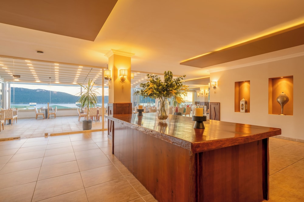 Bodrum Holiday Resort & Spa — Restaurant & bars in Bodrum, Mugla