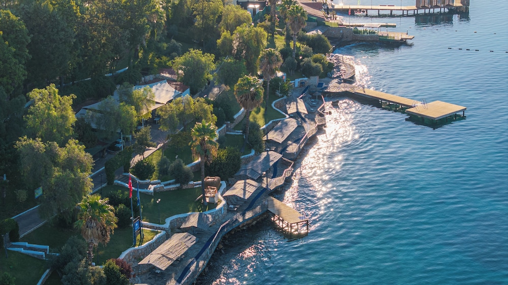 Bodrum Holiday Resort & Spa — Swimming pool in Bodrum, Mugla
