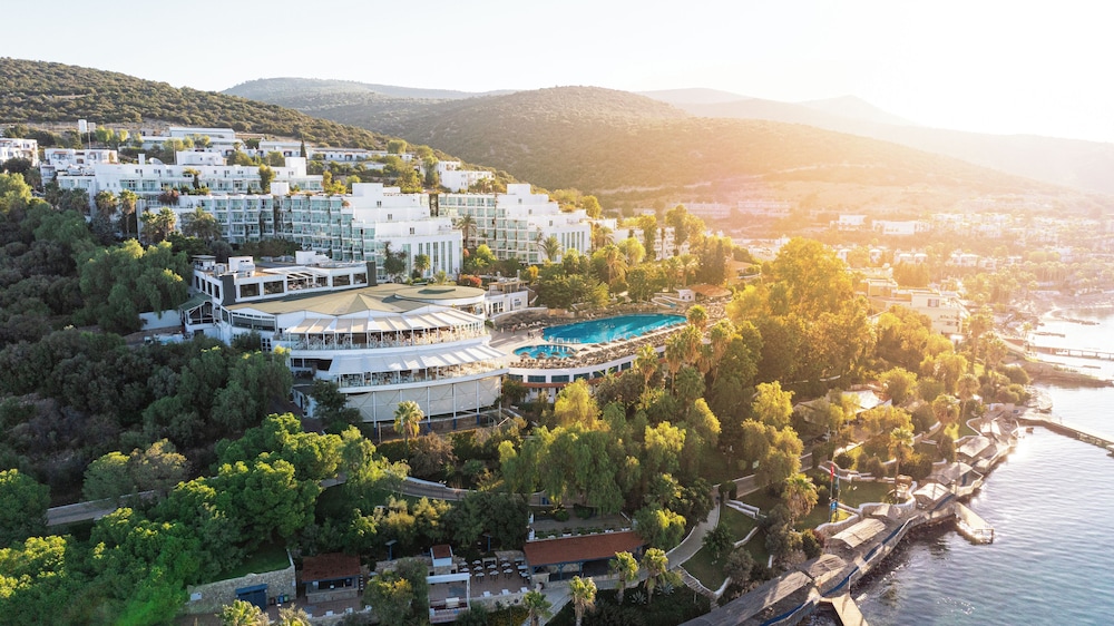 Bodrum Holiday Resort & Spa — Hotel building in Bodrum, Mugla