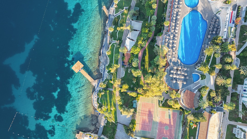 Bodrum Holiday Resort & Spa — Hotel building in Bodrum, Mugla