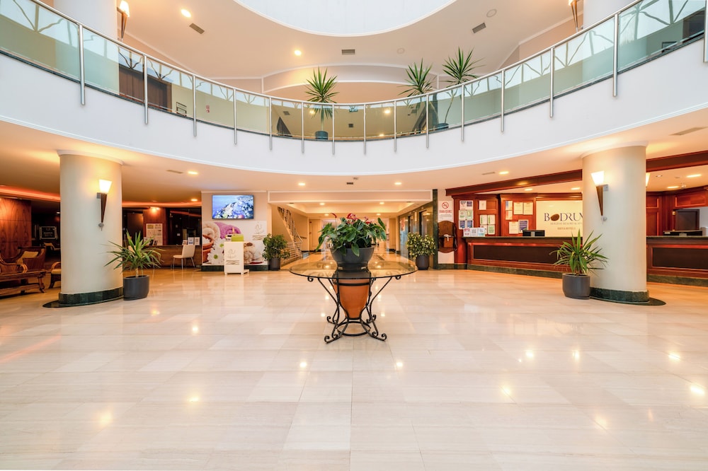 Bodrum Holiday Resort & Spa — Hotel building in Bodrum, Mugla