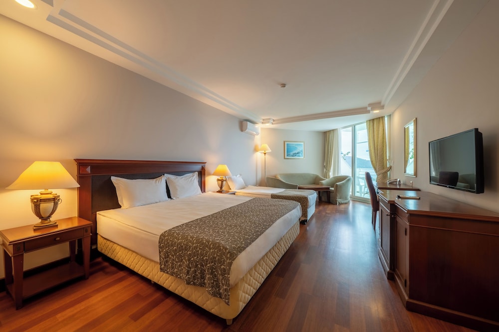Bodrum Holiday Resort & Spa — Hotel rooms in Bodrum, Mugla
