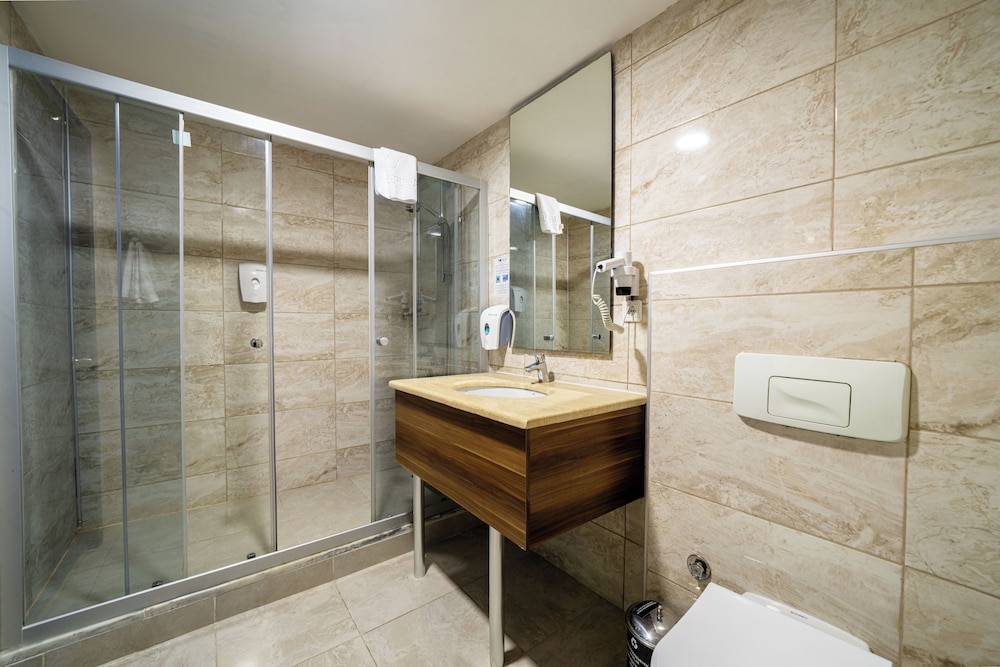 Bodrum Holiday Resort & Spa — Hotel rooms in Bodrum, Mugla