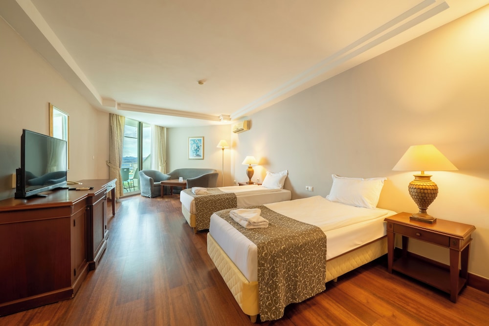 Bodrum Holiday Resort & Spa — Hotel rooms in Bodrum, Mugla