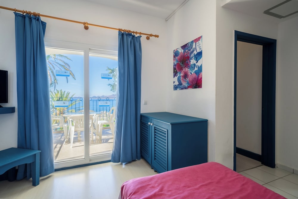 Bodrum Holiday Resort & Spa — Hotel rooms in Bodrum, Mugla
