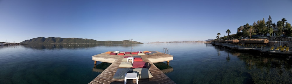 Bodrum Holiday Resort & Spa — Swimming pool in Bodrum, Mugla