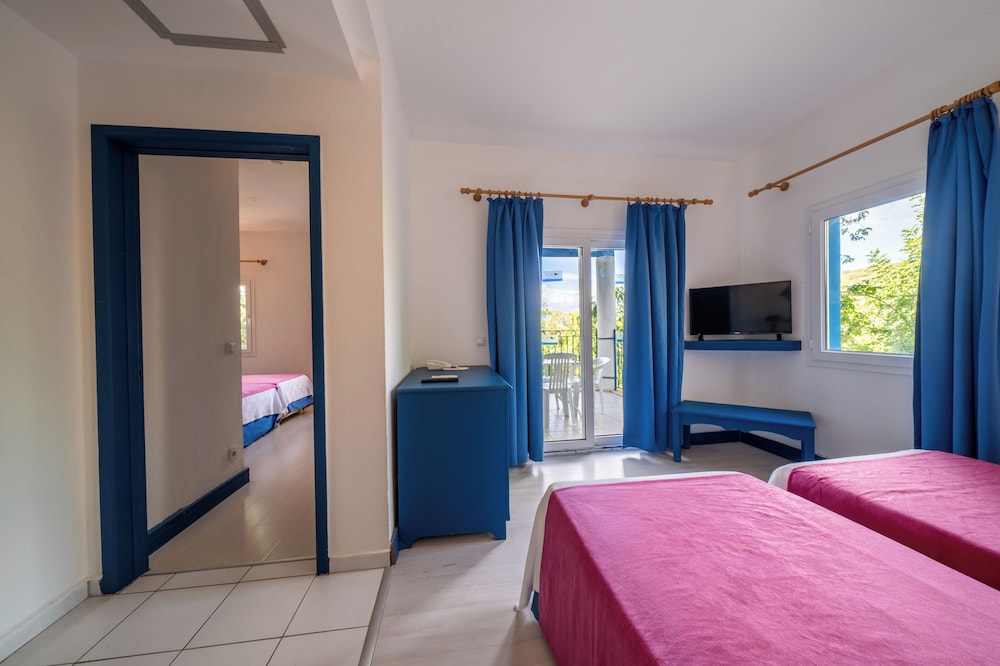 Bodrum Holiday Resort & Spa — Hotel rooms in Bodrum, Mugla