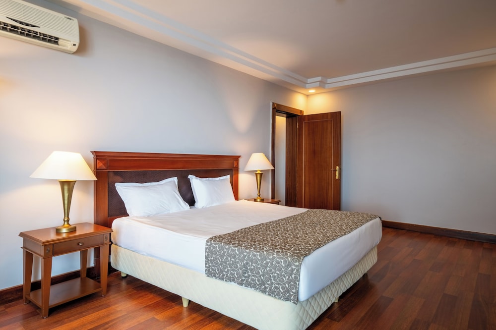 Bodrum Holiday Resort & Spa — Hotel rooms in Bodrum, Mugla