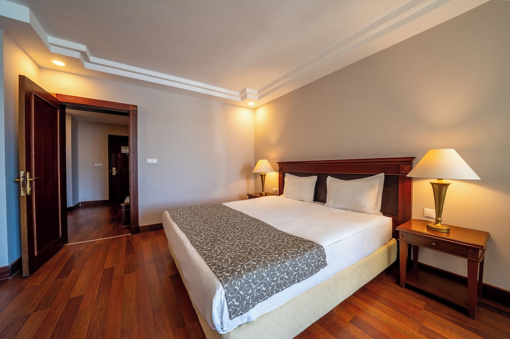 Bodrum Holiday Resort & Spa — Hotel rooms in Bodrum, Mugla