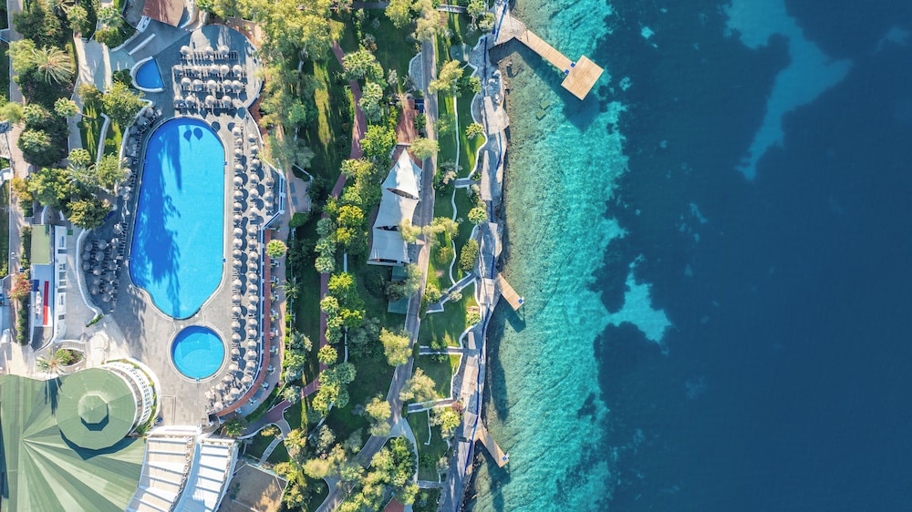 Bodrum Holiday Resort & Spa — Hotel building in Bodrum, Mugla