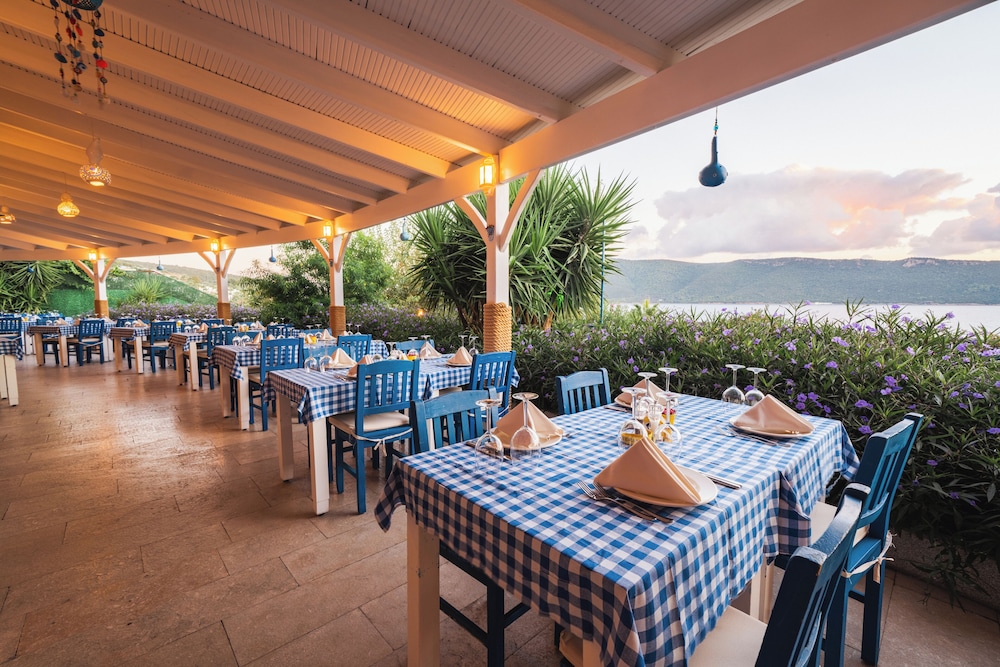 Bodrum Holiday Resort & Spa — Restaurant & bars in Bodrum, Mugla