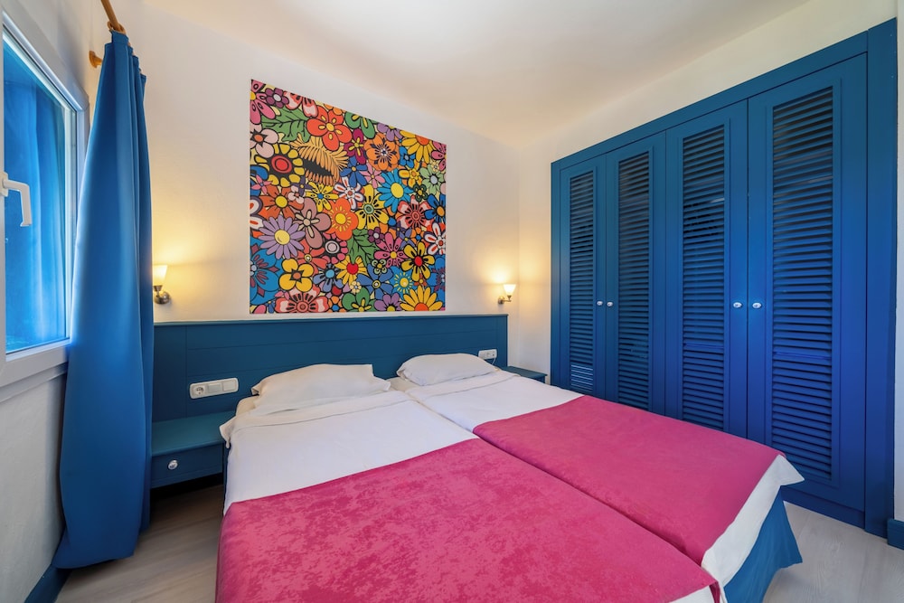 Bodrum Holiday Resort & Spa — Hotel rooms in Bodrum, Mugla