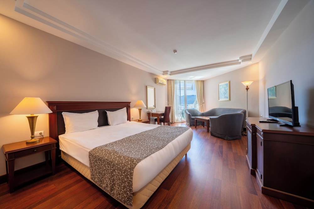Bodrum Holiday Resort & Spa — Hotel rooms in Bodrum, Mugla