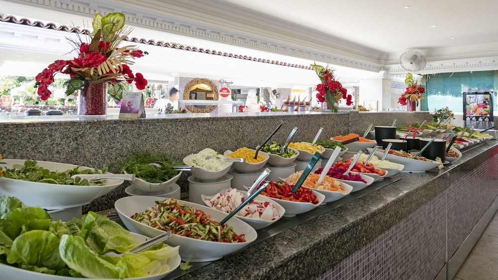 Club Hotel Sera - All Inclusive — Restaurant & bars in Lara