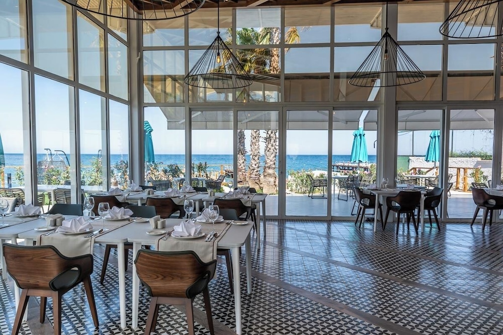 Baia Salima Kemer — Restaurant & bars in Kemer