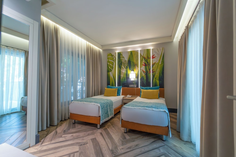 Baia Salima Kemer — Hotel rooms in Kemer