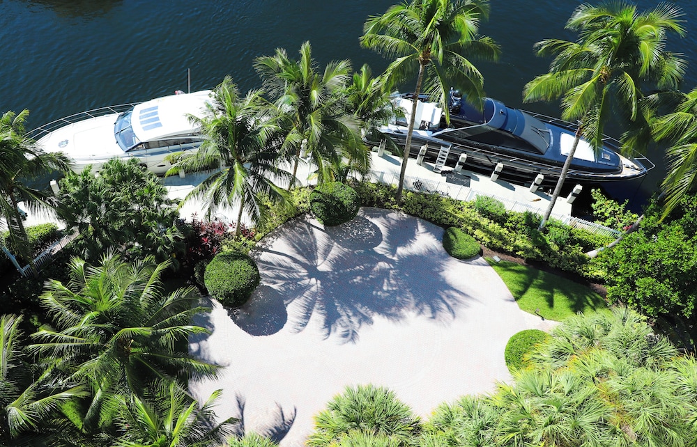 Riverside Hotel — Swimming pool in Fort Lauderdale, Florida