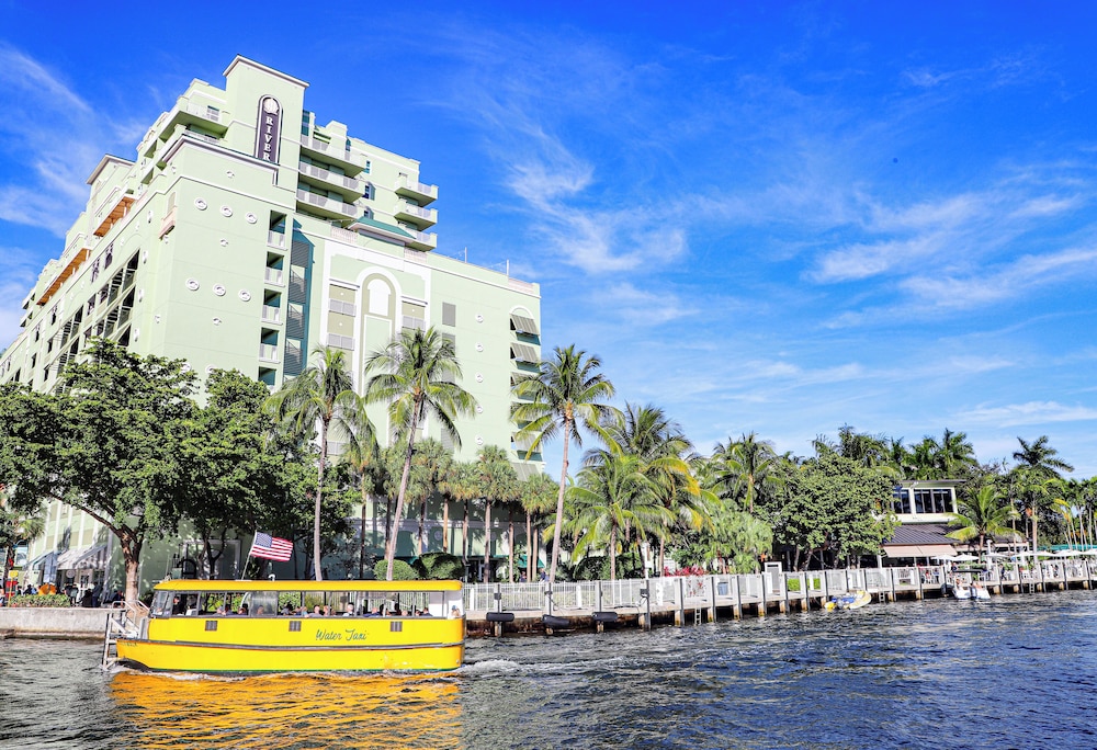 Riverside Hotel — Hotel building in Fort Lauderdale, Florida