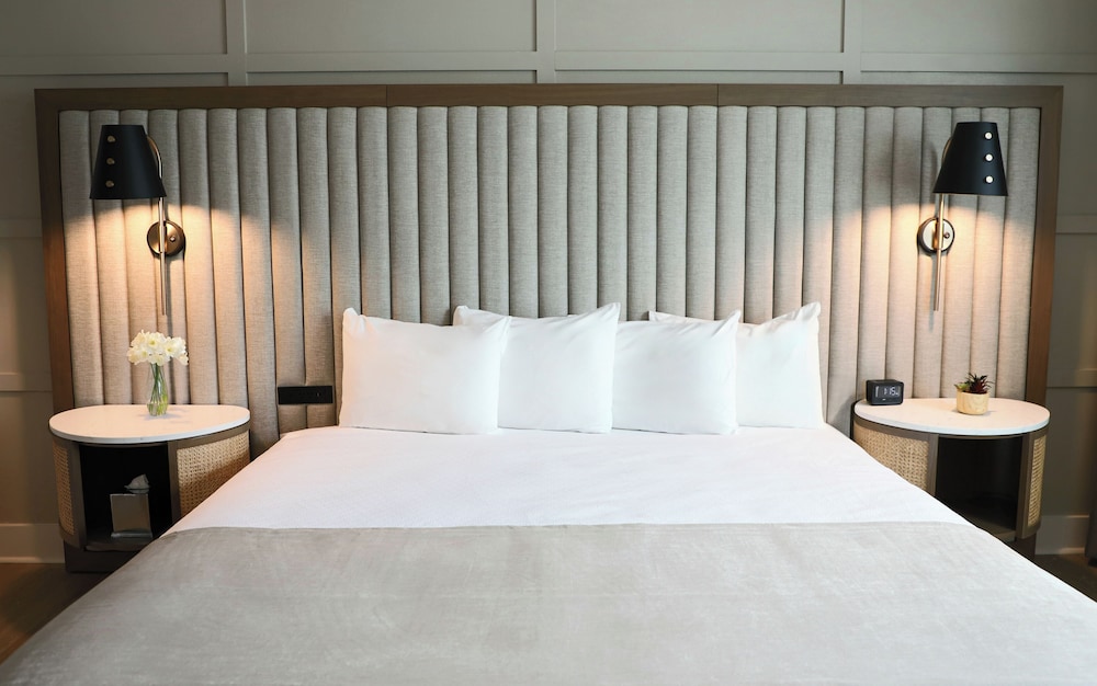 Riverside Hotel — Hotel rooms in Fort Lauderdale, Florida