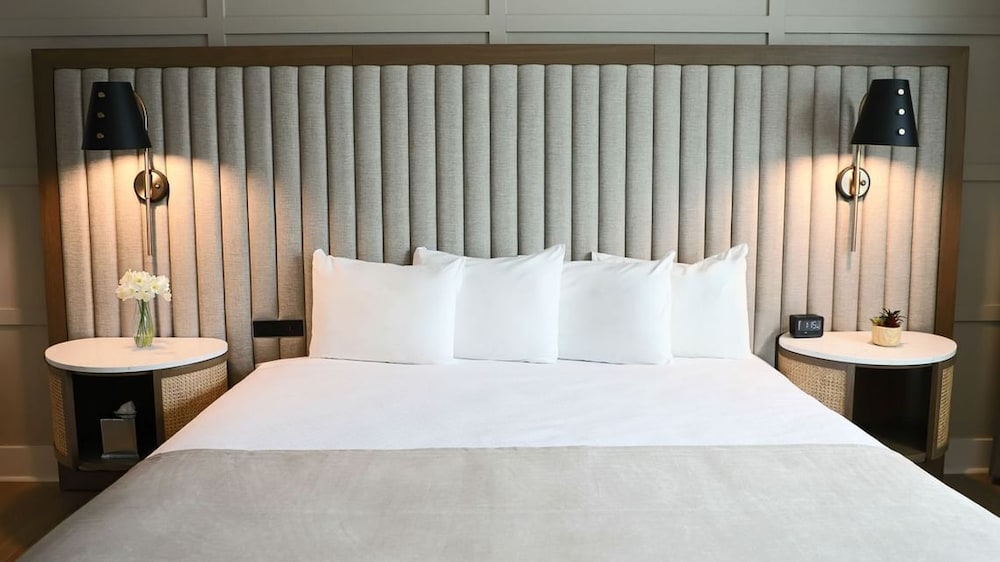 Riverside Hotel — Hotel rooms in Fort Lauderdale, Florida