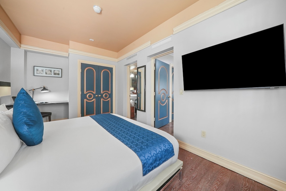Riviera Hotel South Beach — Hotel rooms in Miami, Florida