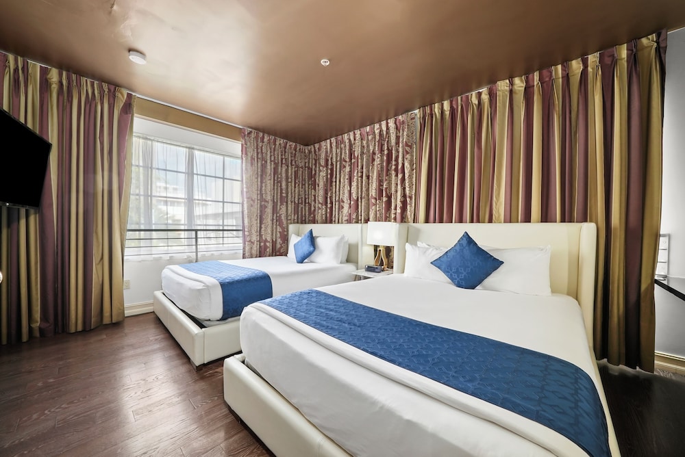 Riviera Hotel South Beach — Hotel rooms in Miami, Florida