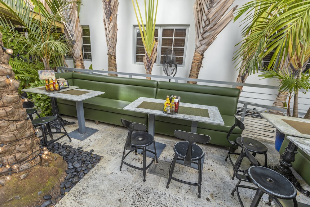 Riviera Hotel South Beach — Restaurant & bars in Miami, Florida