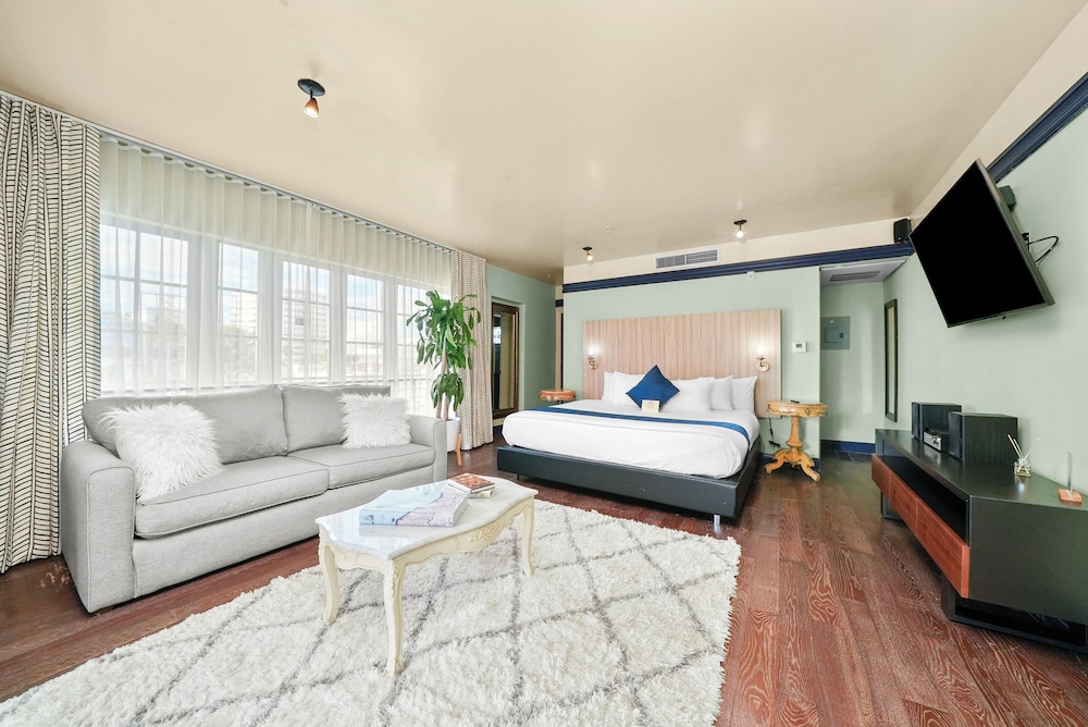 Riviera Hotel South Beach — Hotel rooms in Miami, Florida
