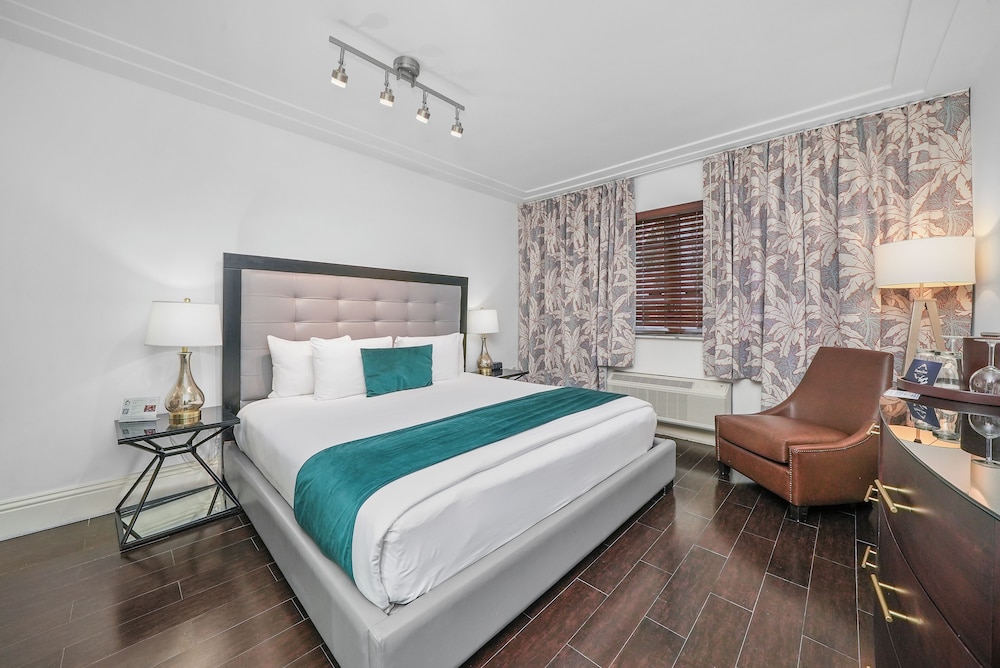 Riviera Hotel South Beach — Hotel rooms in Miami, Florida