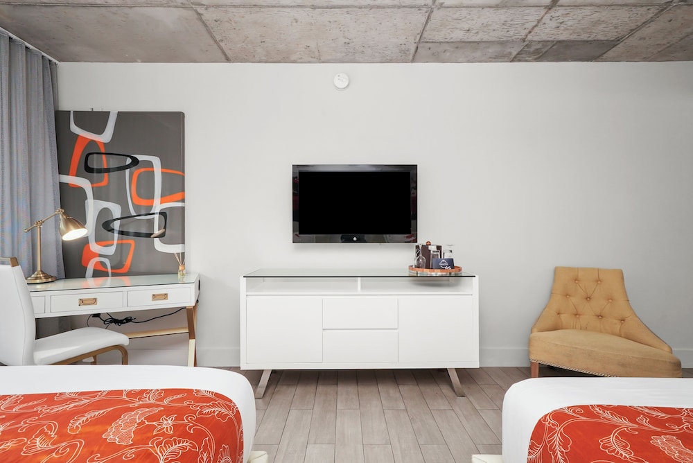 Riviera Hotel South Beach — Hotel rooms in Miami, Florida
