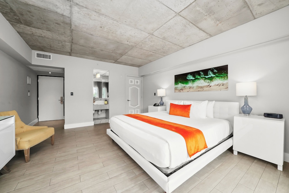 Riviera Hotel South Beach — Hotel rooms in Miami, Florida