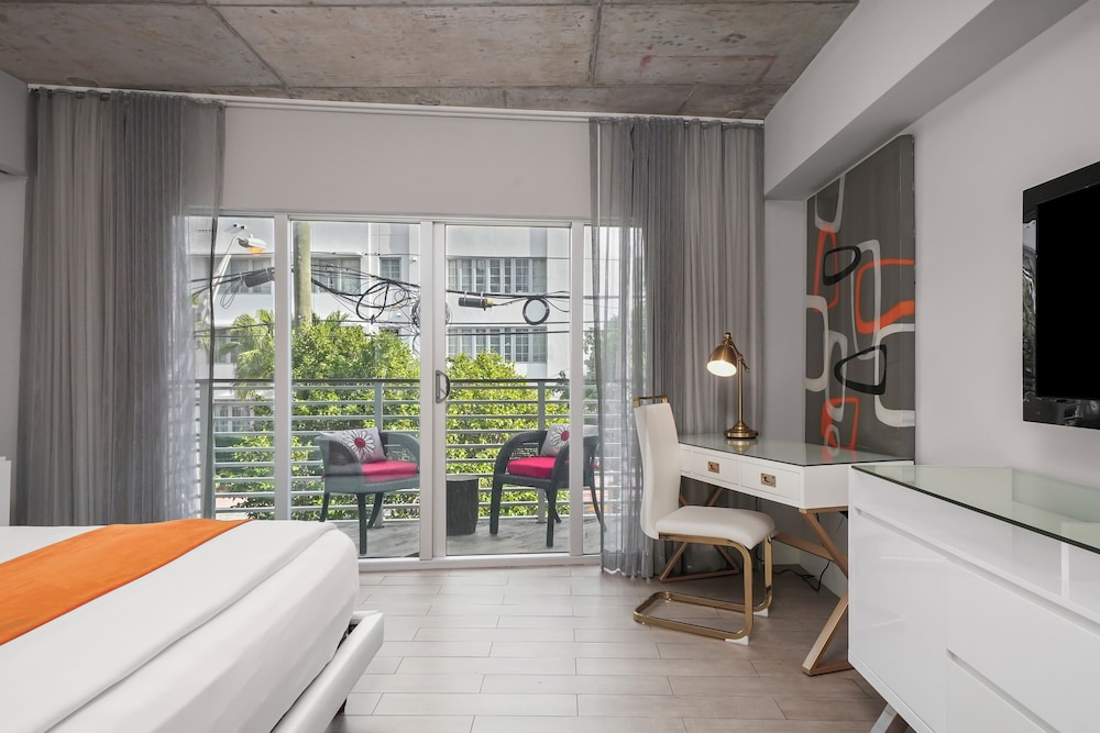 Riviera Hotel South Beach — Hotel rooms in Miami, Florida
