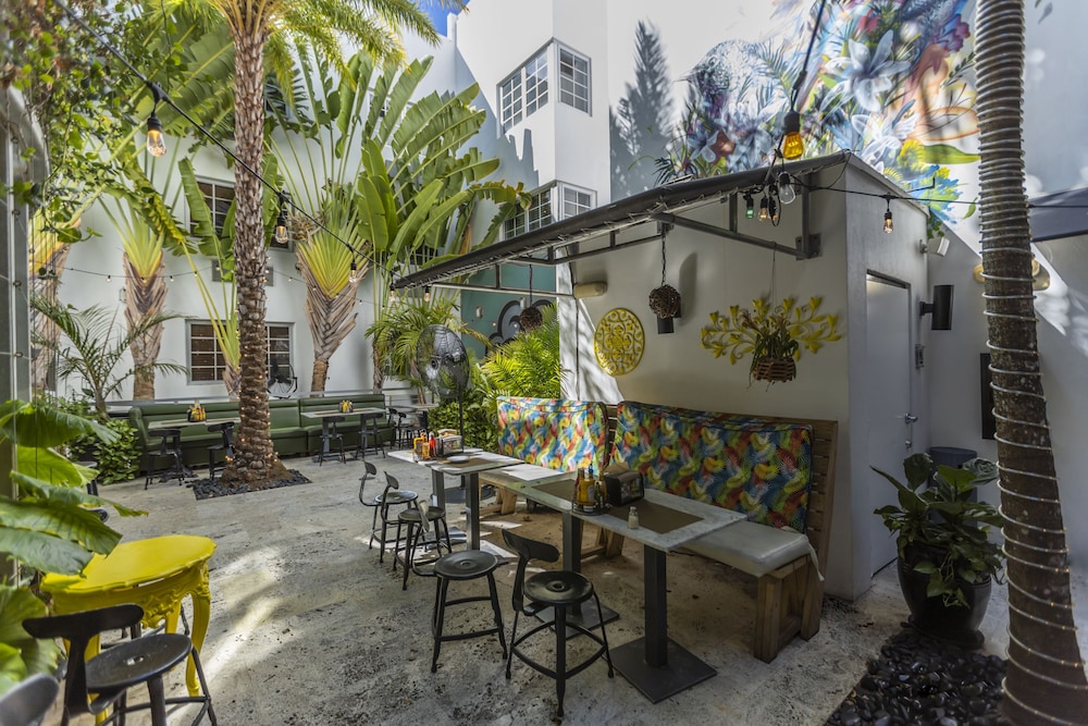 Riviera Hotel South Beach — Restaurant & bars in Miami, Florida