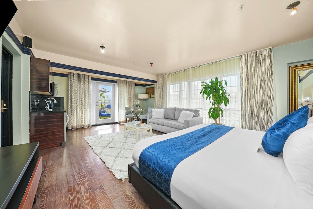 Riviera Hotel South Beach — Hotel rooms in Miami, Florida