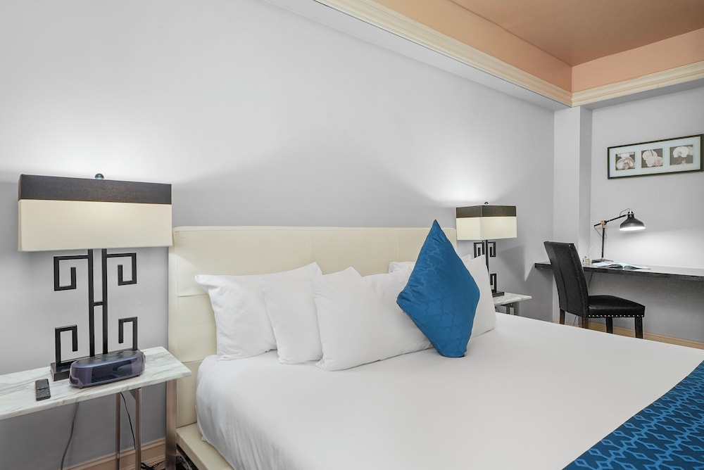 Riviera Hotel South Beach — Hotel rooms in Miami, Florida