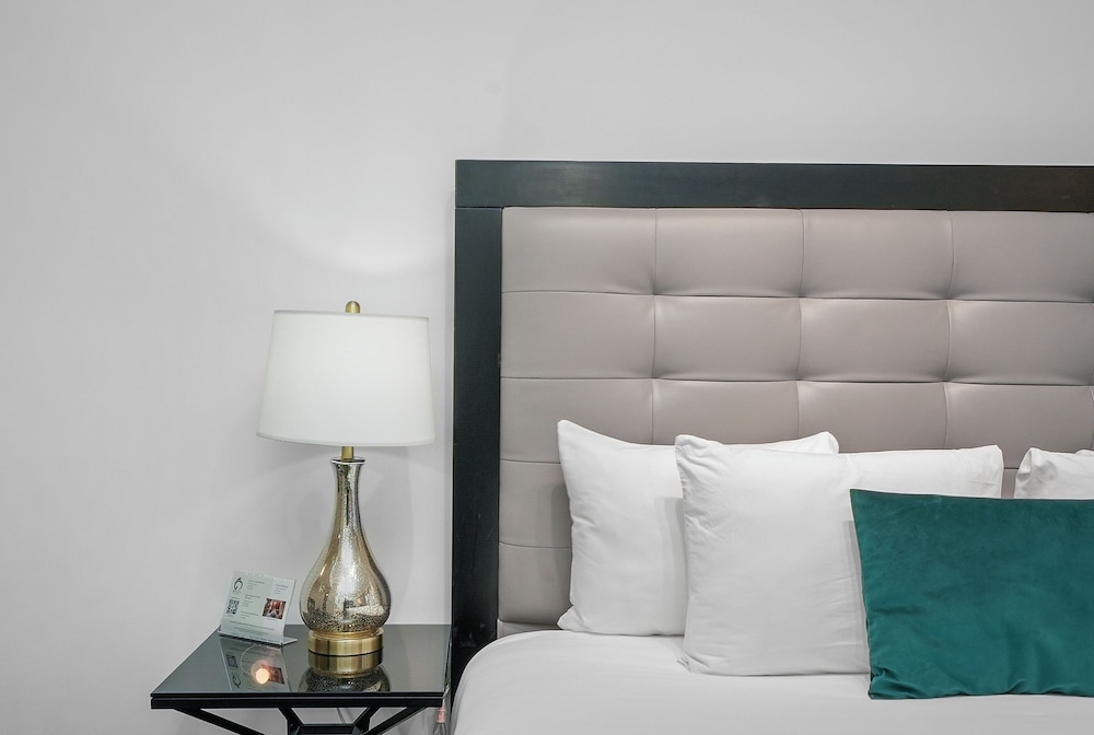Riviera Hotel South Beach — Hotel rooms in Miami, Florida