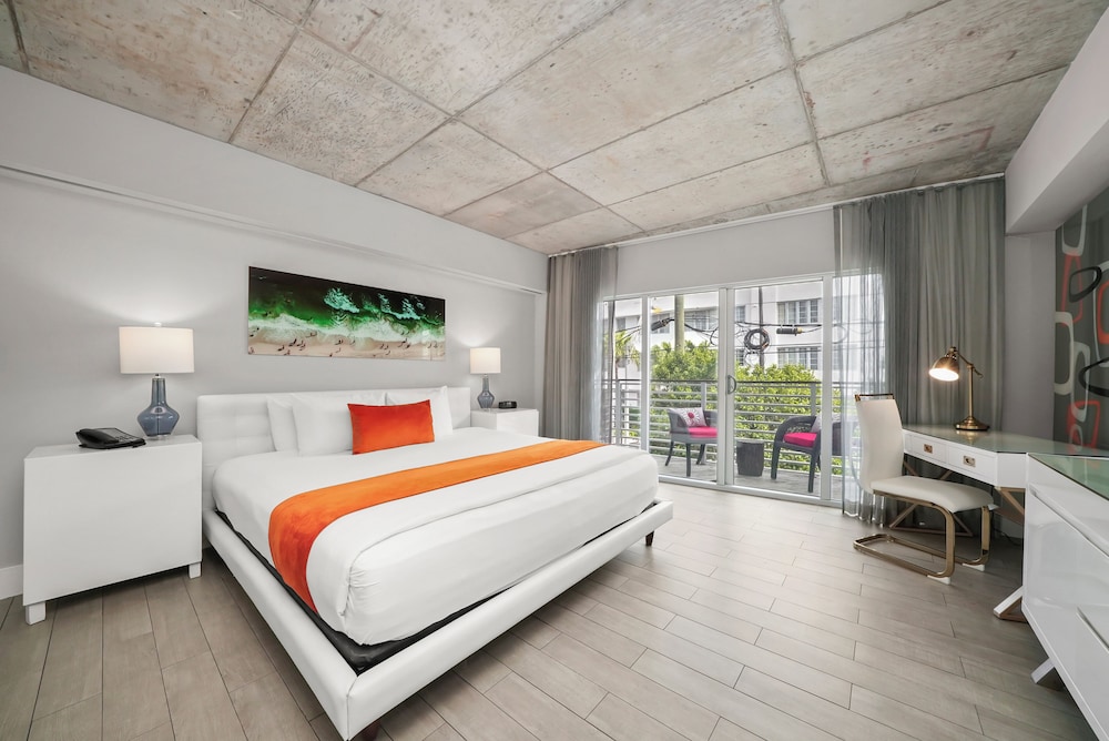 Riviera Hotel South Beach — Hotel rooms in Miami, Florida