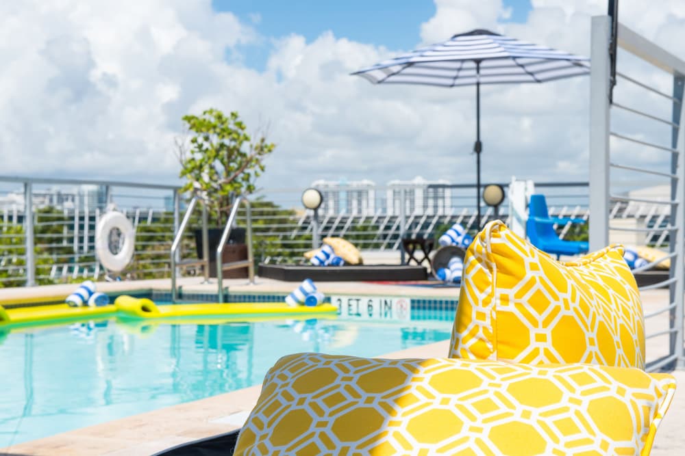 Riviera Hotel South Beach — Swimming pool in Miami, Florida