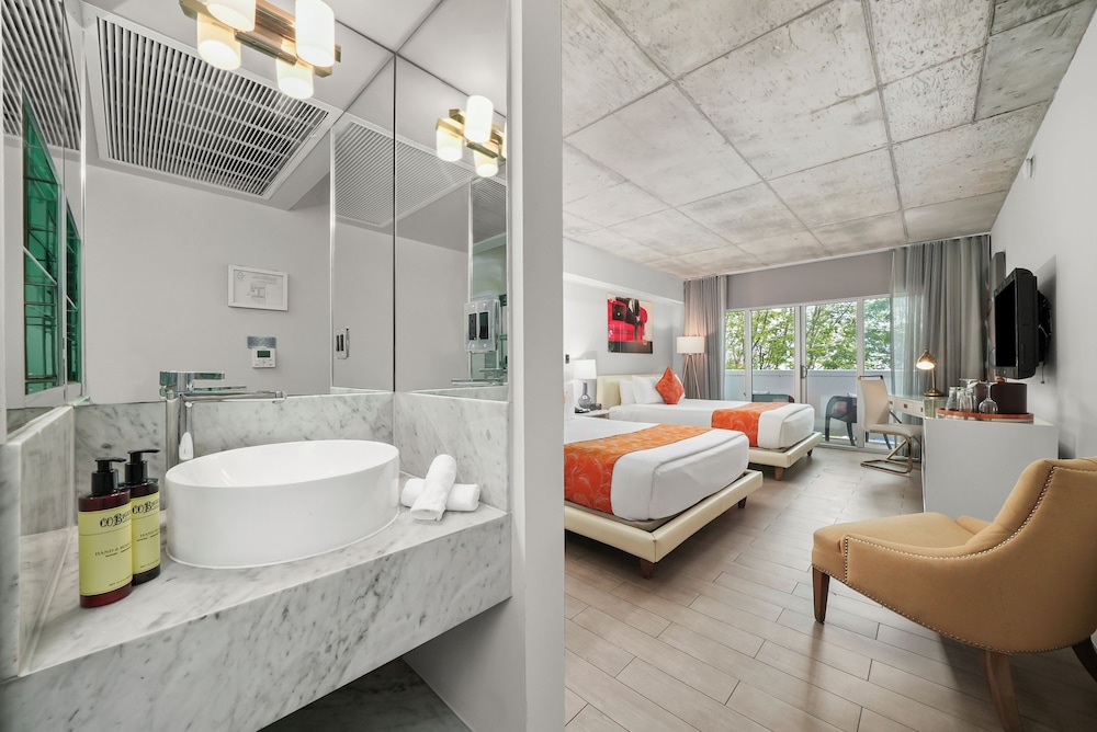 Riviera Hotel South Beach — Hotel rooms in Miami, Florida