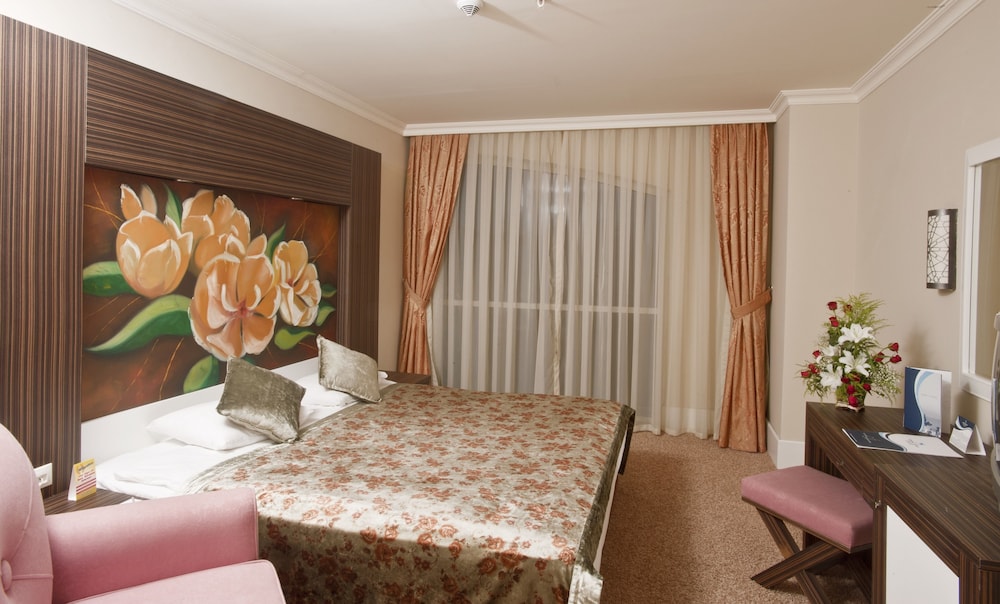 Crystal De Luxe Comfort Collection - All inclusive — Hotel rooms in Kemer