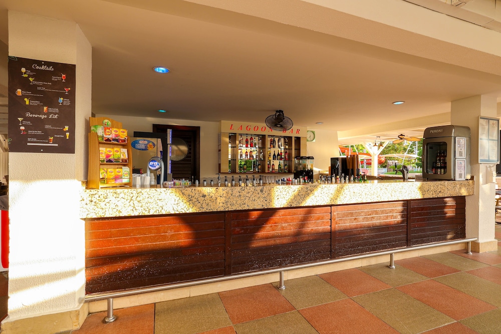 Crystal De Luxe Comfort Collection - All inclusive — Restaurant & bars in Kemer