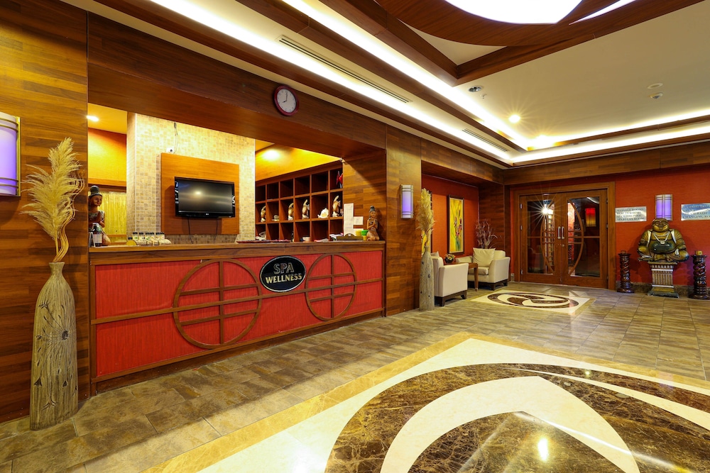 Crystal De Luxe Comfort Collection - All inclusive — Spa in Kemer