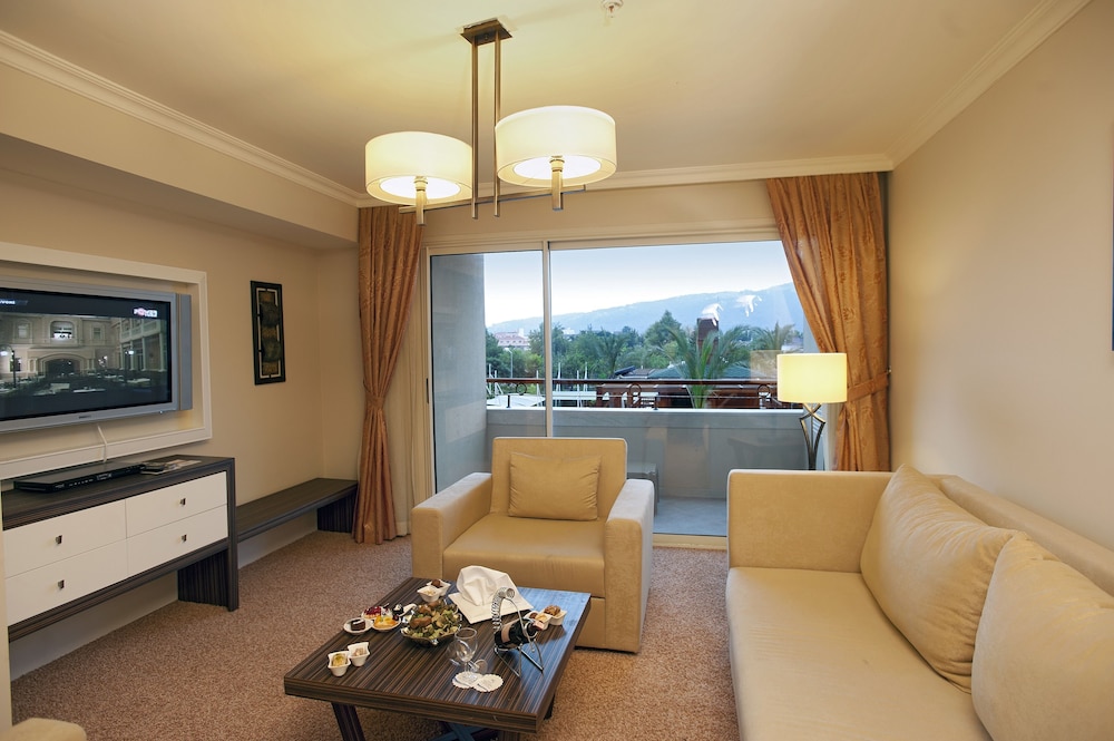Crystal De Luxe Comfort Collection - All inclusive — Hotel rooms in Kemer