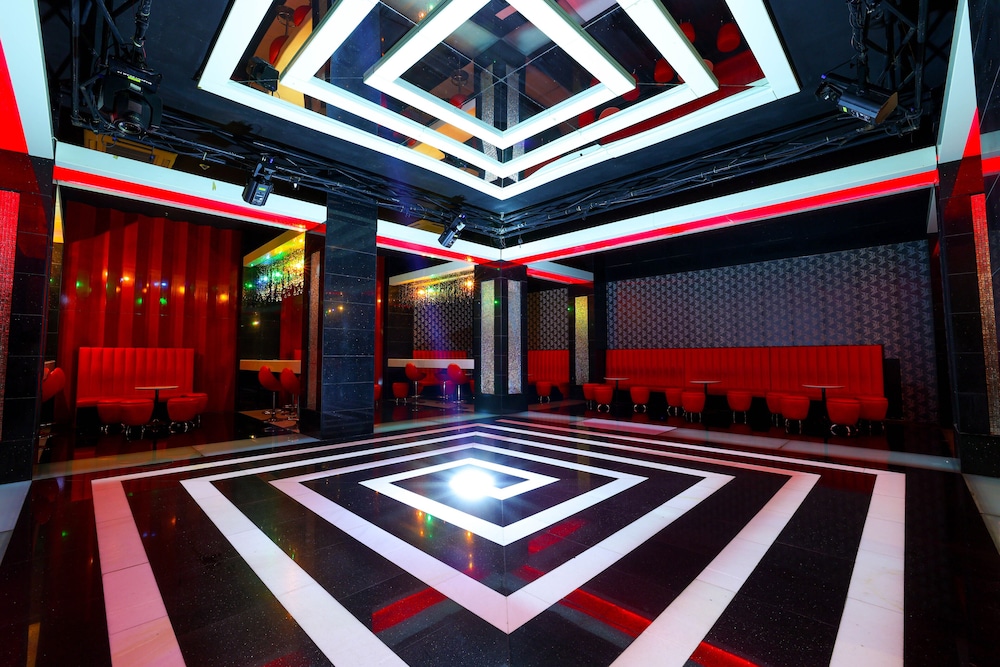 Crystal De Luxe Comfort Collection - All inclusive — Restaurant & bars in Kemer